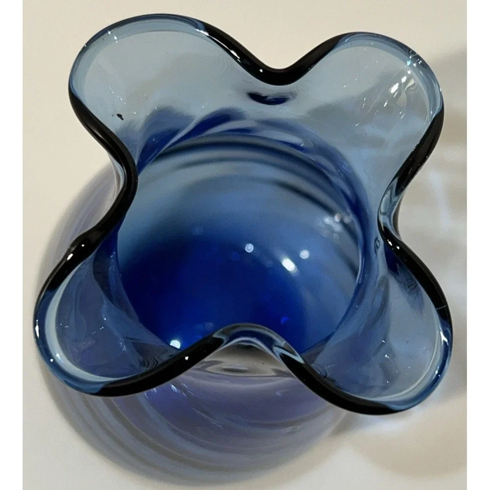Vtg Cobalt Blue Hand‎ Blown Vase Optic Glass Swirl with Ruffled Top  6.25